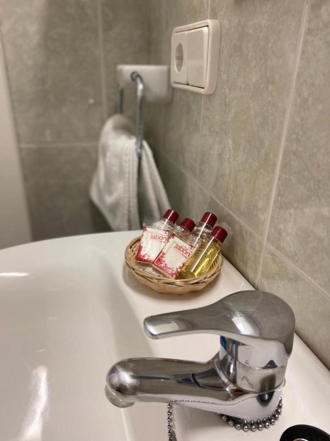 איביזה העיר Hostal Pitiusa מראה חיצוני תמונה