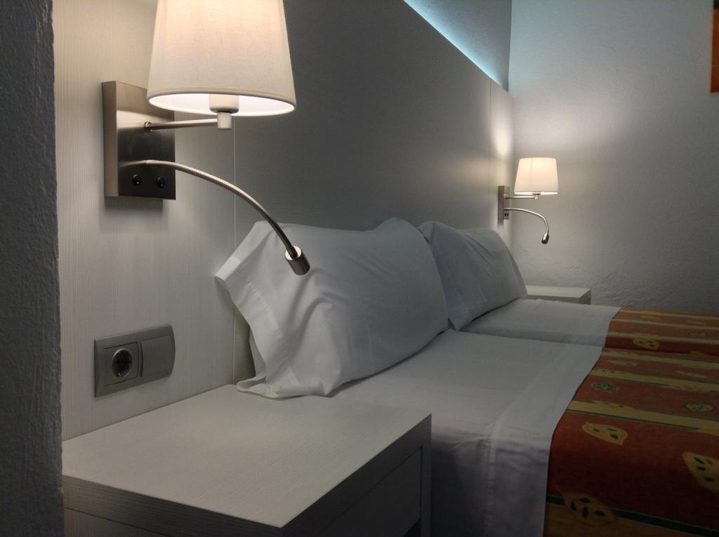 איביזה העיר Hostal Pitiusa מראה חיצוני תמונה